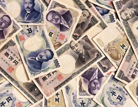 中金网04月09日讯，据路透报道，作为法国银行三巨头之一的法国农业信贷银行（Crdit Agricole），近日在最新发布的报告中称，保持长期看涨美元观点，预计美元多仓下滑态势不久即将结束。